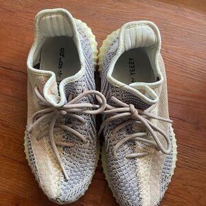 Yeezy boost Ash Pearl